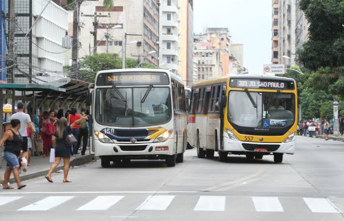 Tarifa de ônibus na região metropolitana do Recife pode ficar mais cara
